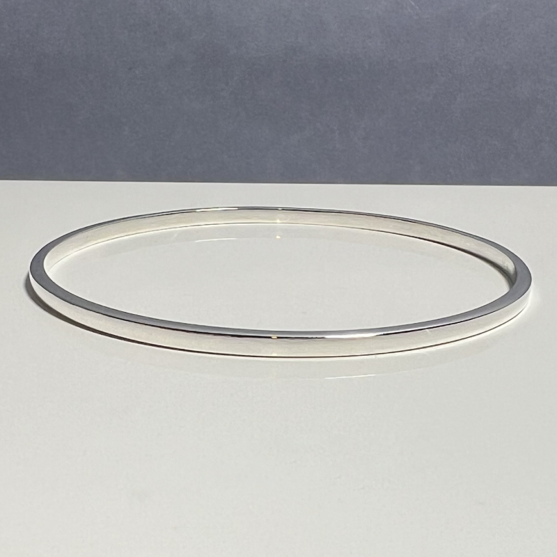 Handmade, silver 925°, bracelet from the lines series.

