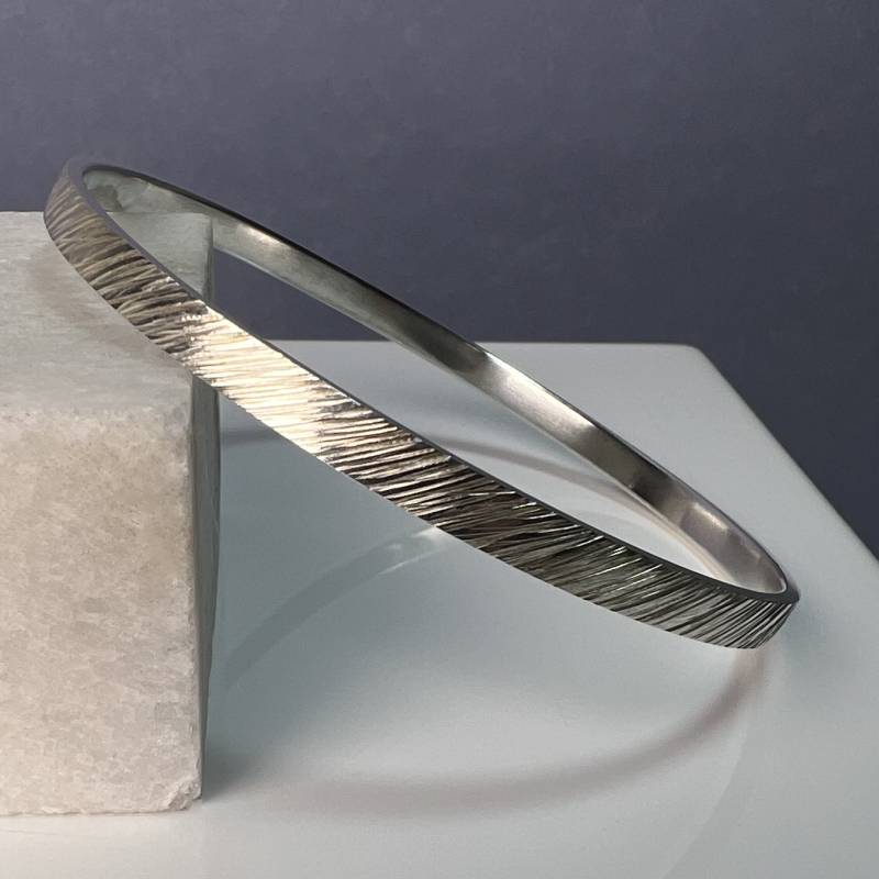 Χειροποίητο, ασημένιο 925°, βραχιόλι από την σειρά lines.
