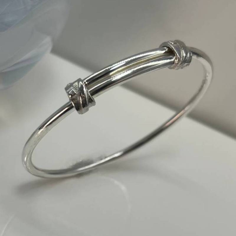 Handmade, silver 925°, bracelet from the lines series.

