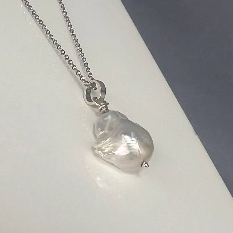 Χειροποίητο Ασημένιο 925° Μενταγιόν με Μαργαριτάρι Μπαρόκ – Σειρά Lines