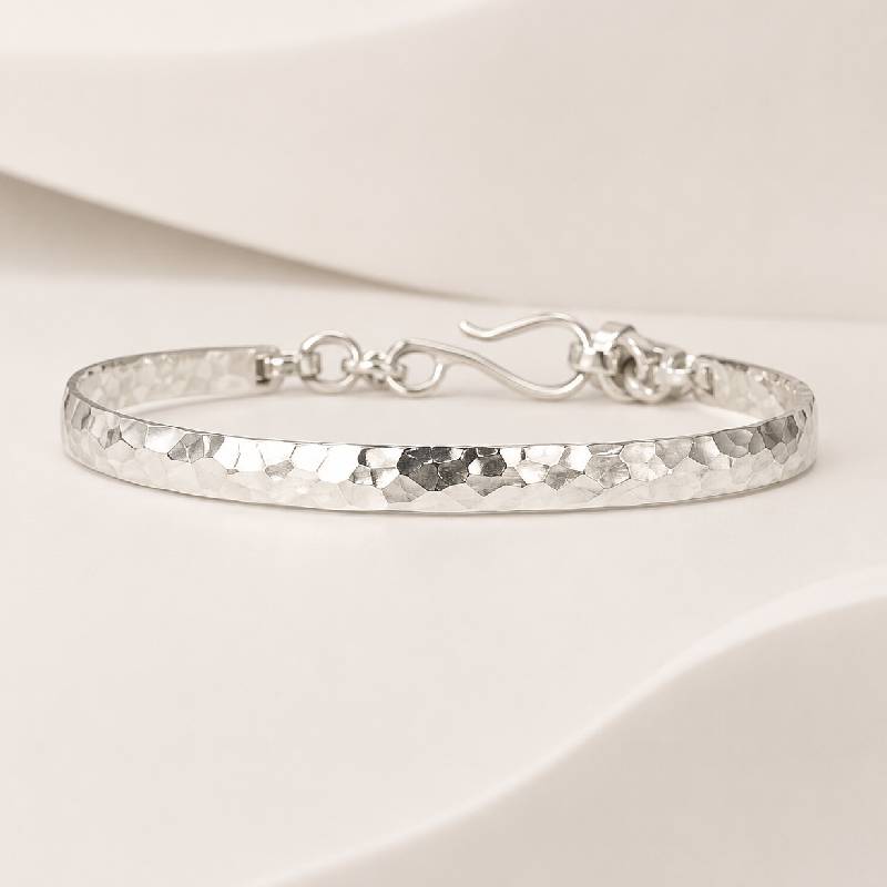 Handcrafted 925° sterling silver bracelet with a hammered texture — Ancient Series